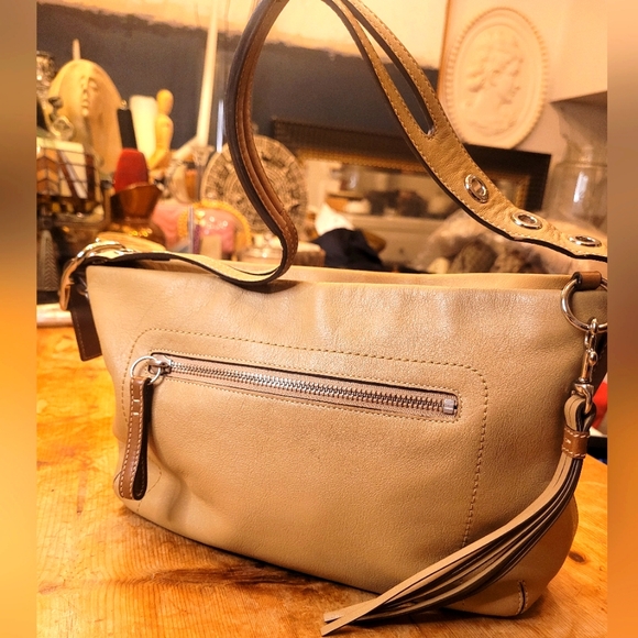 Coach Handbags - COACH Soho Pebble Leather Vintage Hobo Bag